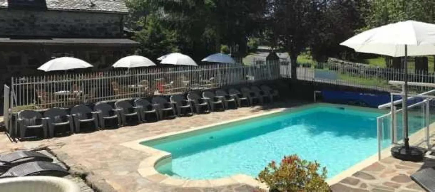 Camping 3 Etoiles - Piscine - Ccagief Argences-en-Aubrac 캠프장